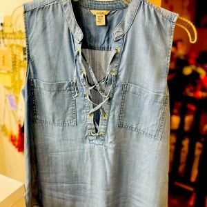 Guess Jean like top super cute.. use but in great condition..